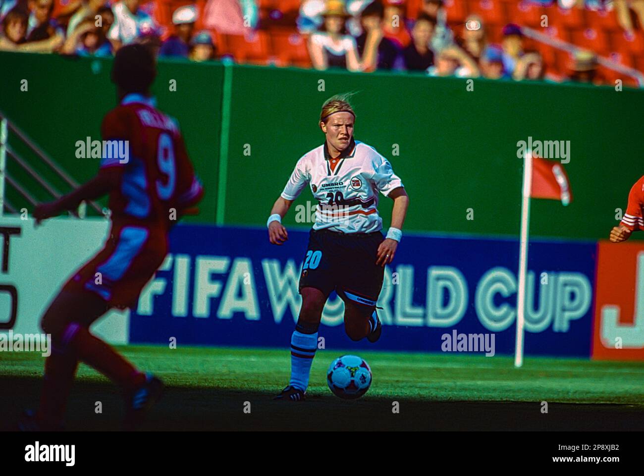 Unni Lehn (NOR) durante IL TORNEO NOR vs PUÒ partecipare alla Coppa del mondo di calcio femminile FIFA 1999. Foto Stock