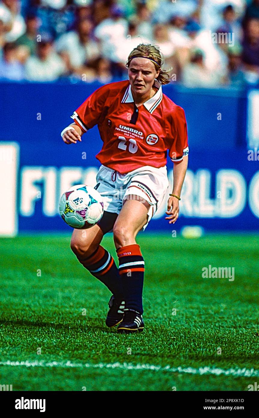 Unni Lehn (NOR) durante IL TORNEO DI CALCIO DELLA Coppa del mondo femminile FIFA 1999 CONTRO RUS. Foto Stock