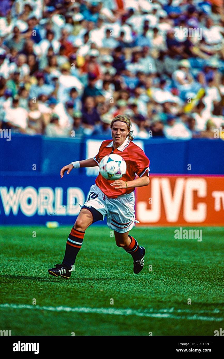 Unni Lehn (NOR) durante IL TORNEO DI CALCIO DELLA Coppa del mondo femminile FIFA 1999 CONTRO RUS. Foto Stock