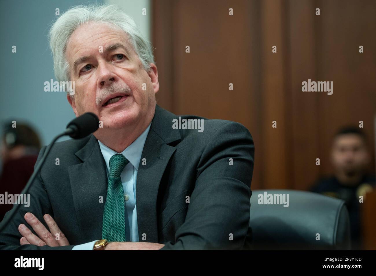 Il direttore, William J. Burns, Central Intelligence Agency, appare davanti a un Comitato permanente della Camera di selezione sull'audizione di intelligence sulle minacce mondiali annuali, nel Cannon House Office Building a Washington, DC, giovedì 9 marzo 2023. Credito: Rod Lamkey/CNP /MediaPunch Foto Stock