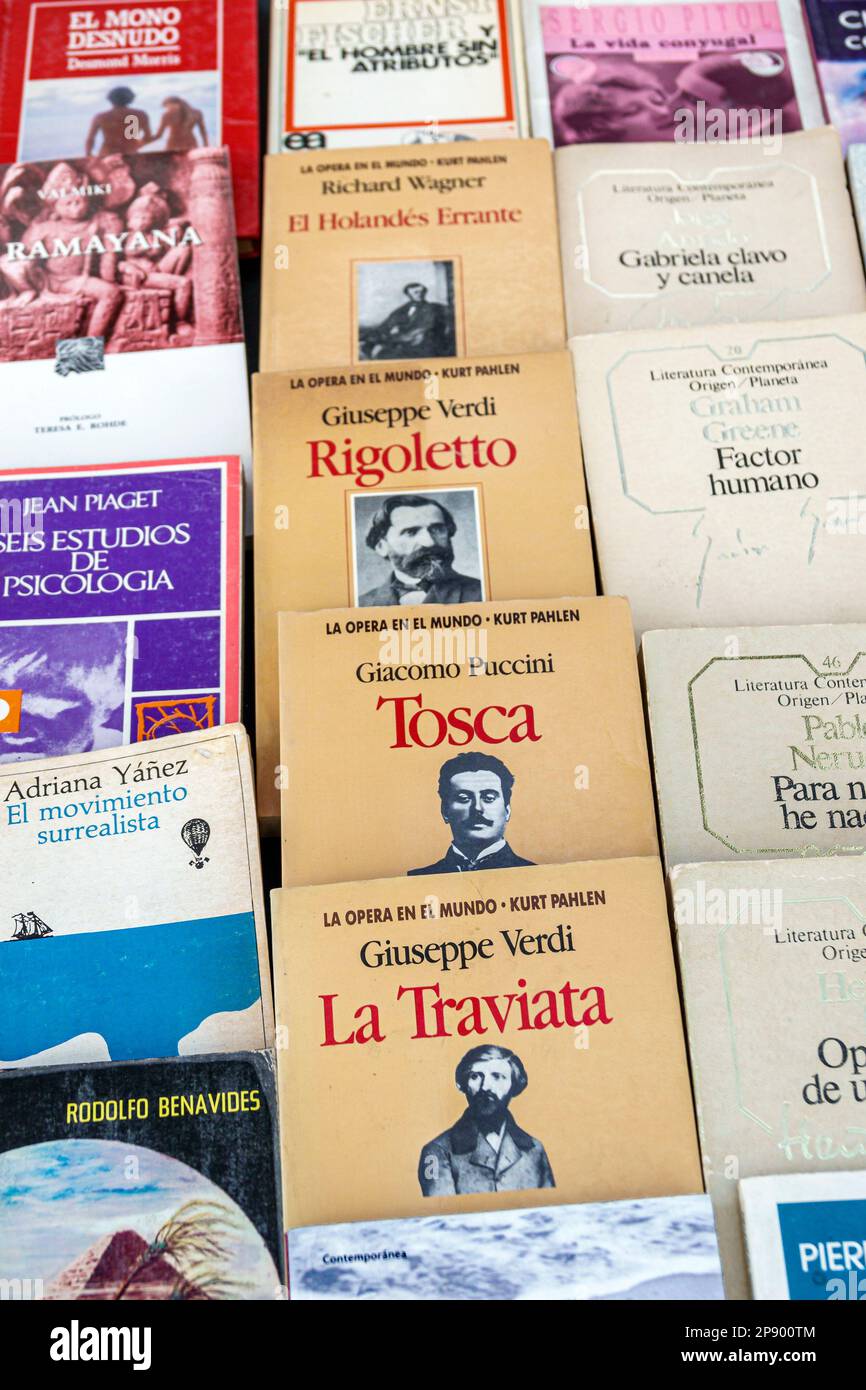 Città del Messico,Callejon Condesa Los Rescatadores,libri bookseller chioschi,storia dell'opera Tosca Traviata Rigoletto,venditori ambulanti Foto Stock