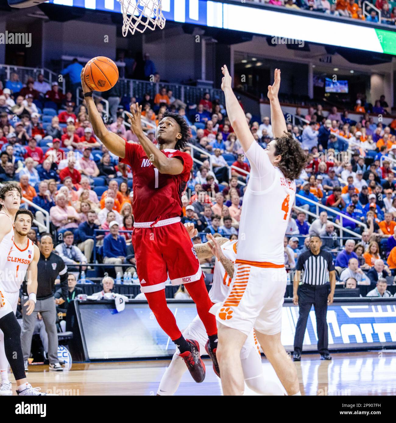 Greensboro, North Carolina, Stati Uniti. 10th Mar, 2023. Durante il quarto round finale del torneo Men's ACC al Greensboro Coliseum di Greensboro, North Carolina. (Scott Kinser/Cal Sport Media). Credit: csm/Alamy Live News Foto Stock