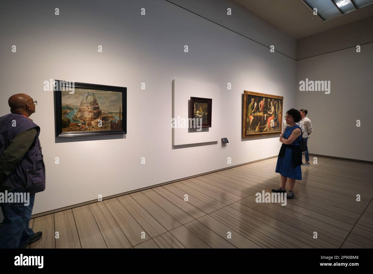 Una pittura della Torre di Babele e la pittura astronomo dell'artista olandese Johannes Vermeer, in prestito dal Louvre di Parigi. Al museo d'arte del Louvre francese in Foto Stock