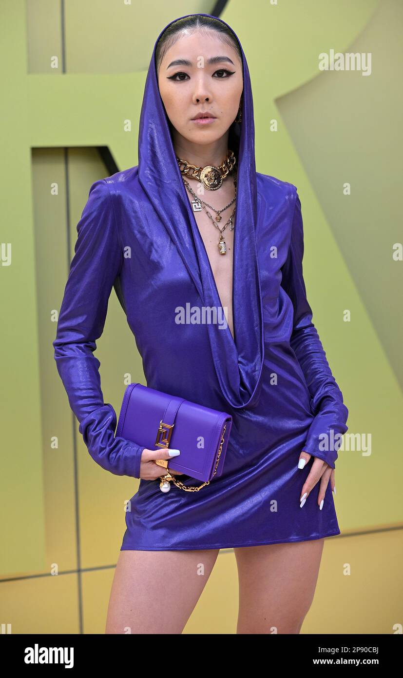 Los Angeles, Stati Uniti. 09th Mar, 2023. La cantante sudcoreana Yeri partecipa al Versace FW23 Show presso il Pacific Design Center di Los Angeles, California, giovedì 9 marzo 2023. Foto di Chris Chew/UPI Credit: UPI/Alamy Live News Foto Stock
