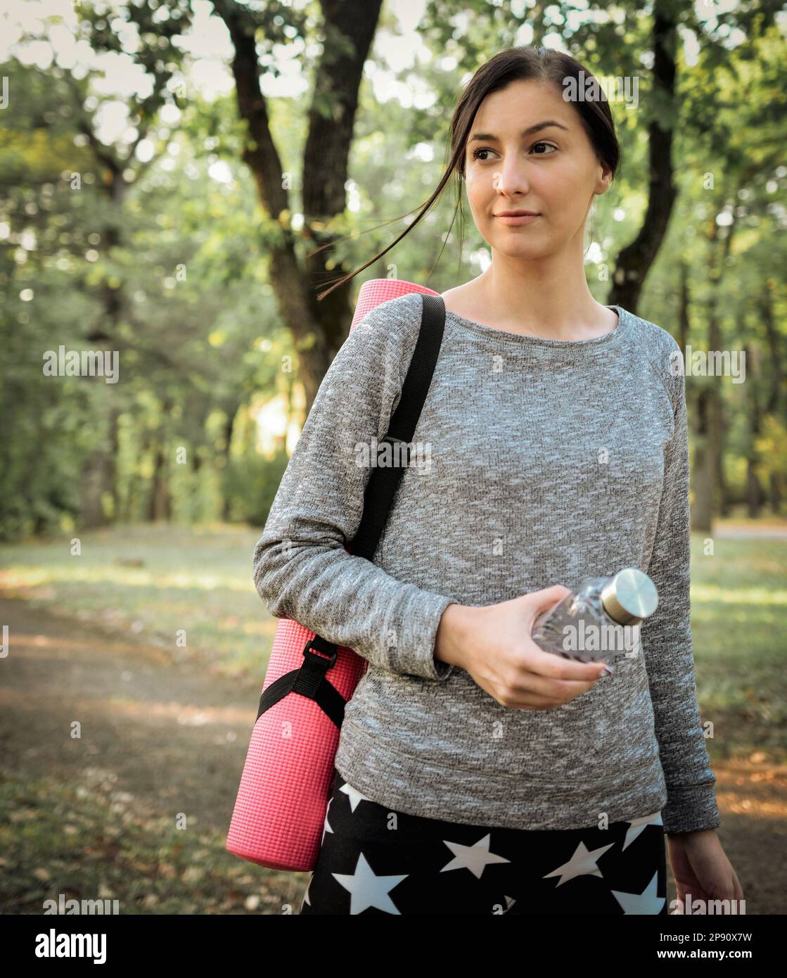 Tappetino fitness immagini e fotografie stock ad alta risoluzione - Alamy