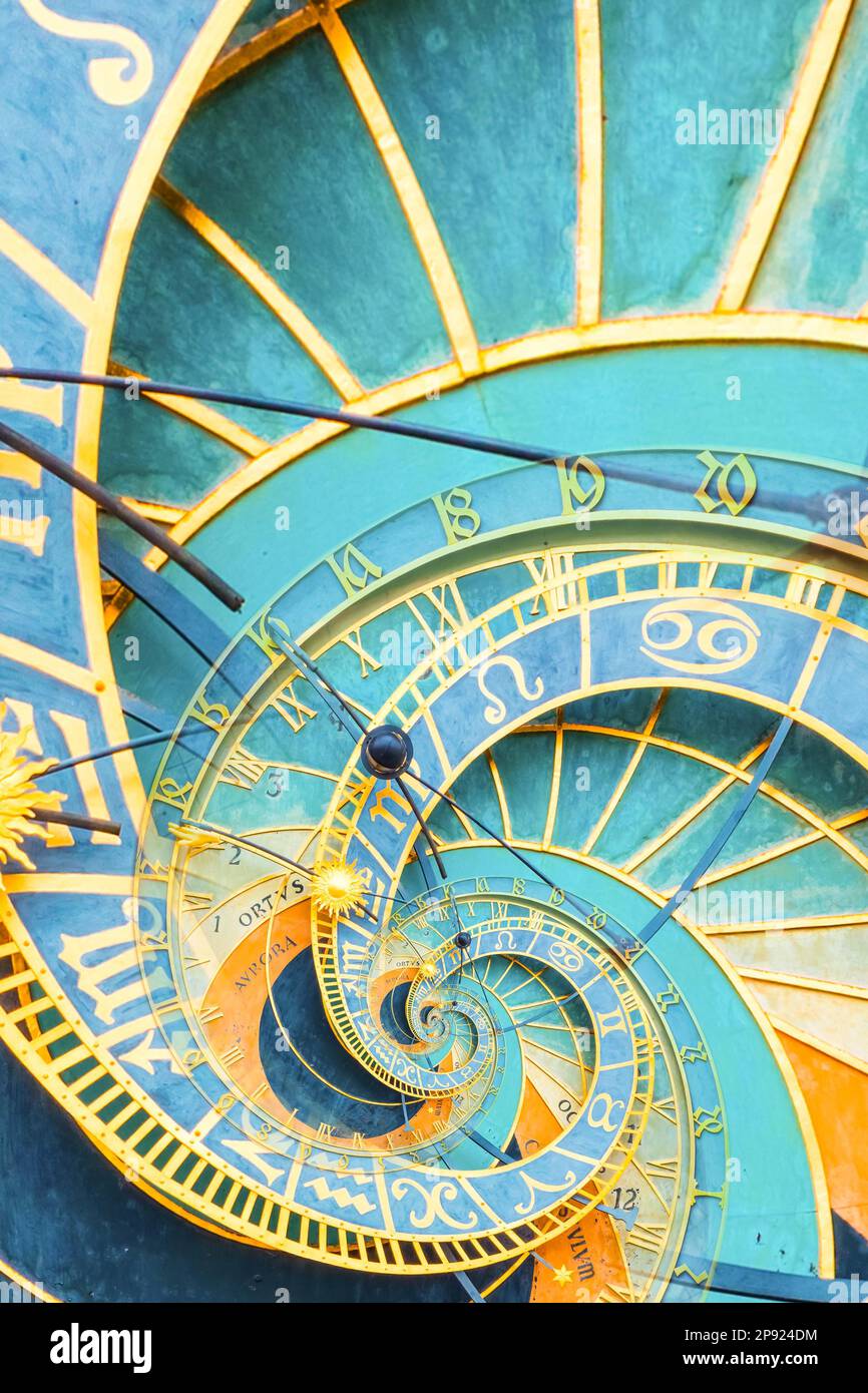 Sfondo effetto Droste basato sull'orologio astronimico di Praga. Design astratto per concetti legati all'astrologia, alla fantasia, al tempo e alla magia Foto Stock