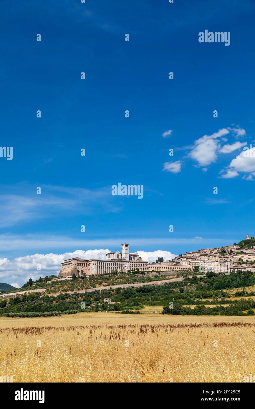 Assisi villaggio in Umbria, Italia. La città è famosa per la più importante Basilica di San Francesco d'Italia (Basilica di San Francesco) Foto Stock