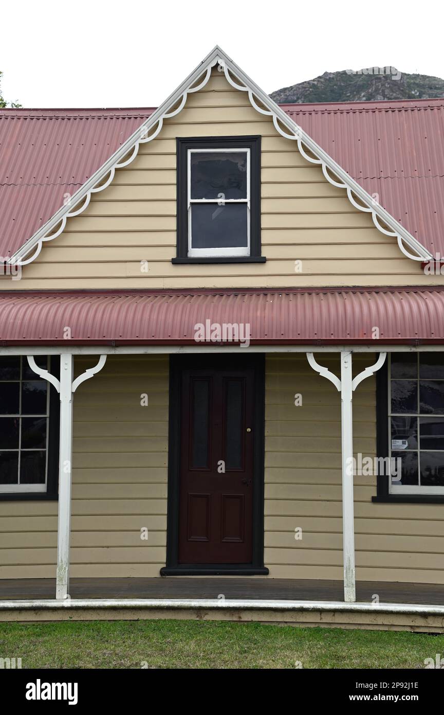 Grubb Cottage, Lyttleton, risale al 1851 ed è la più antica dimora domestica sopravvissuta a Lyttleton e una delle più antiche di Canterbury. Foto Stock