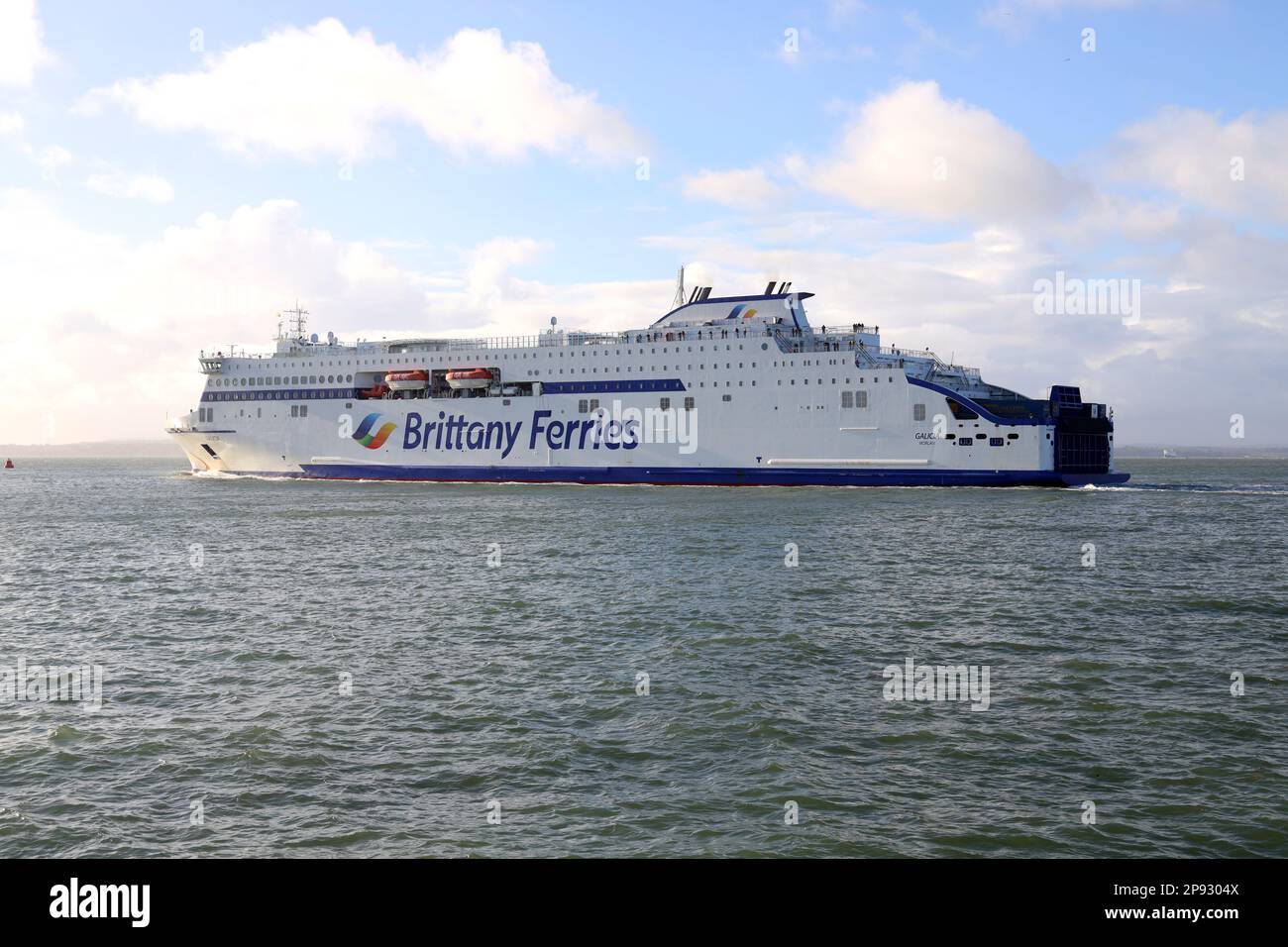 La nave Brittany Ferries MV GALICIA naviga per Santander, Spagna Foto Stock