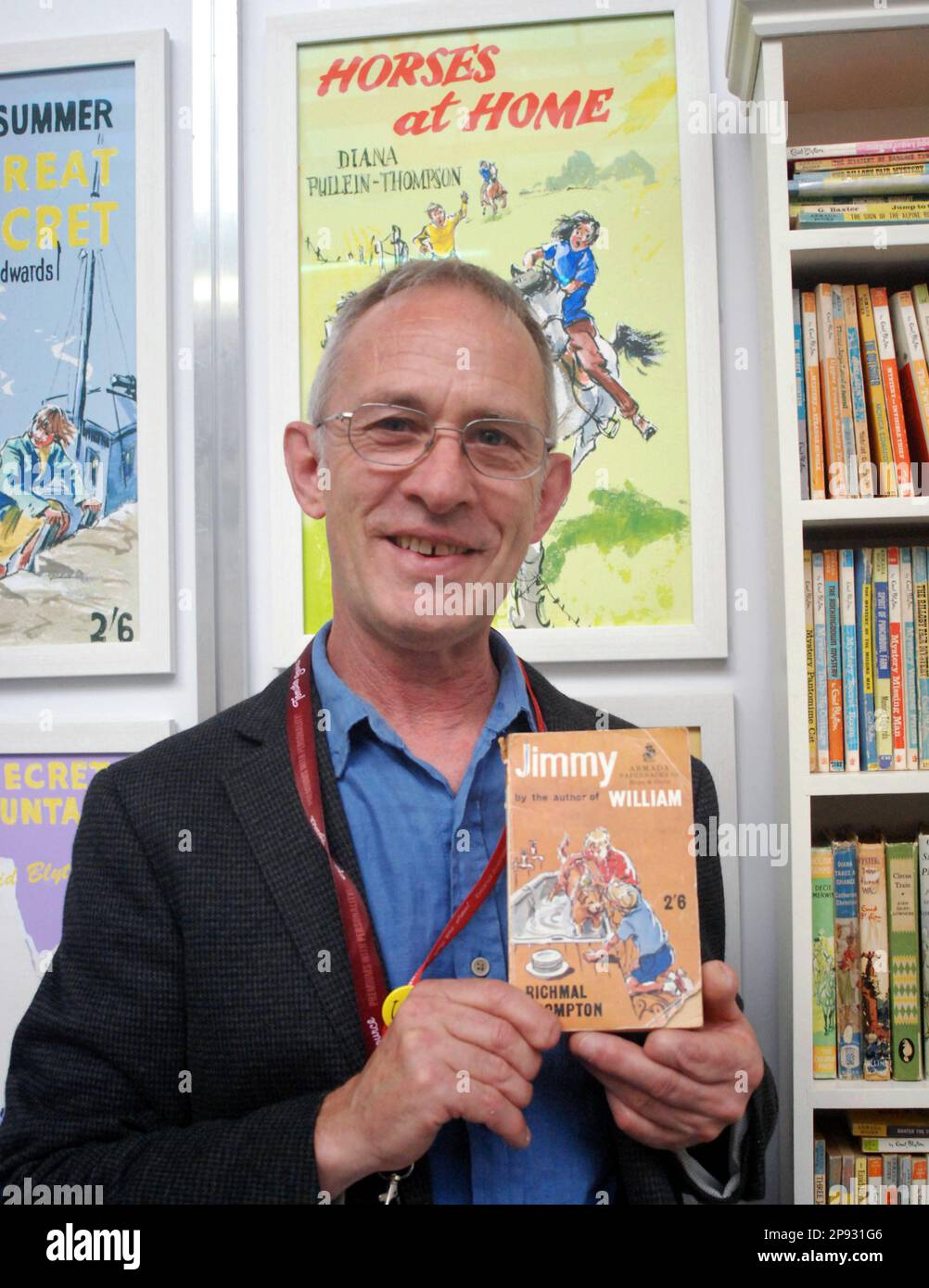 Roger How, figlio dell'illustratore per bambini Mary Gernat, noto per il suo classico Enid Blyton, Richmal Compton copertine del libro. Ha usato i suoi bambini come modelli. Foto Stock