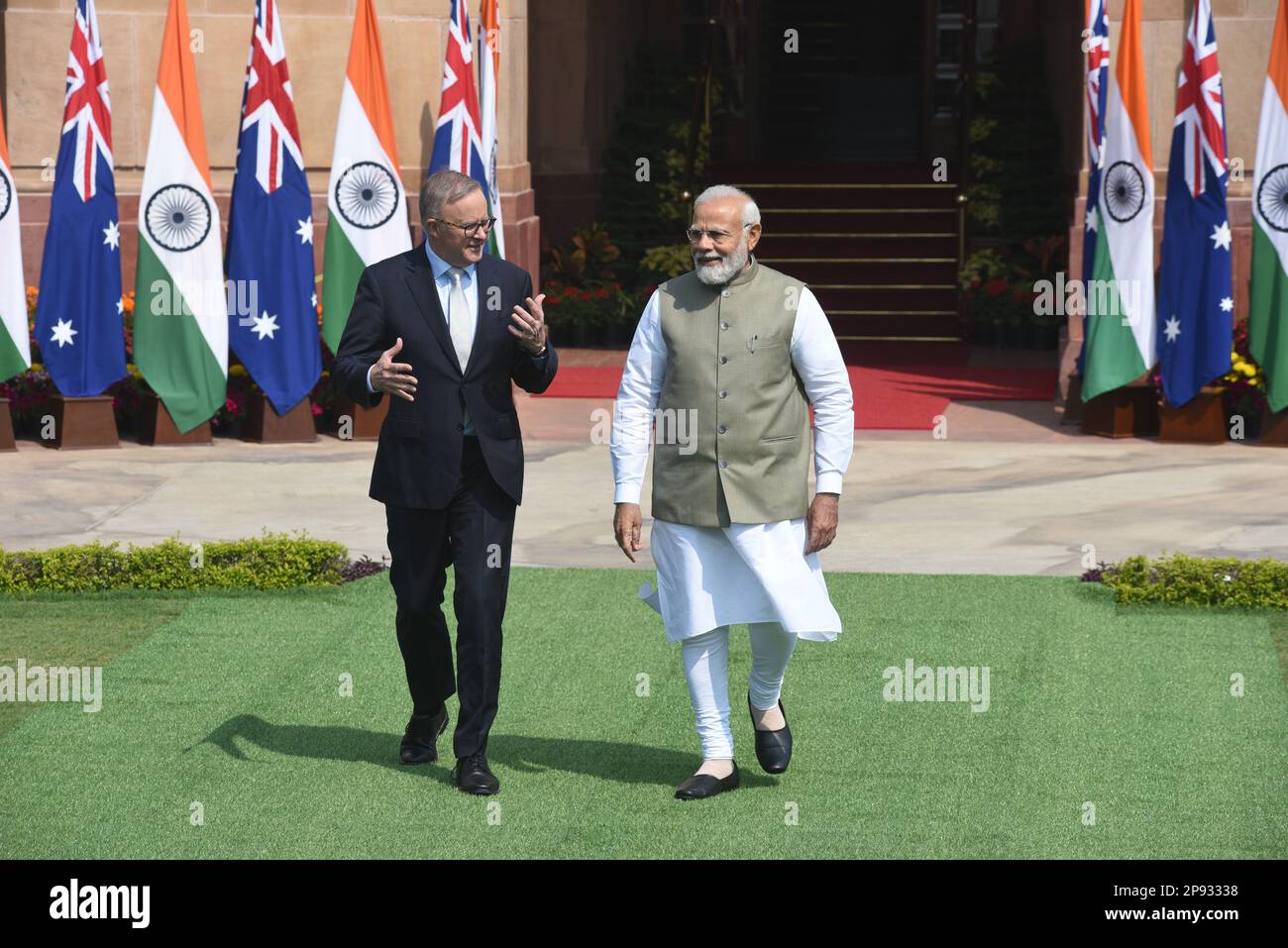 Nuova Delhi, India. 10th Mar, 2023. Il primo ministro Narendra modi con il suo omologo australiano Anthony Albanese che è in viaggio di quattro giorni in India. Gli albanesi hanno annunciato un “meccanismo di riconoscimento della qualifica educativa Australia-India”, annunciando che la Deakin University è la “prima università d’oltremare approvata a stabilire il proprio campus in India”. (Foto di Sondeep Shankar/Pacific Press) Credit: Pacific Press Media Production Corp./Alamy Live News Foto Stock