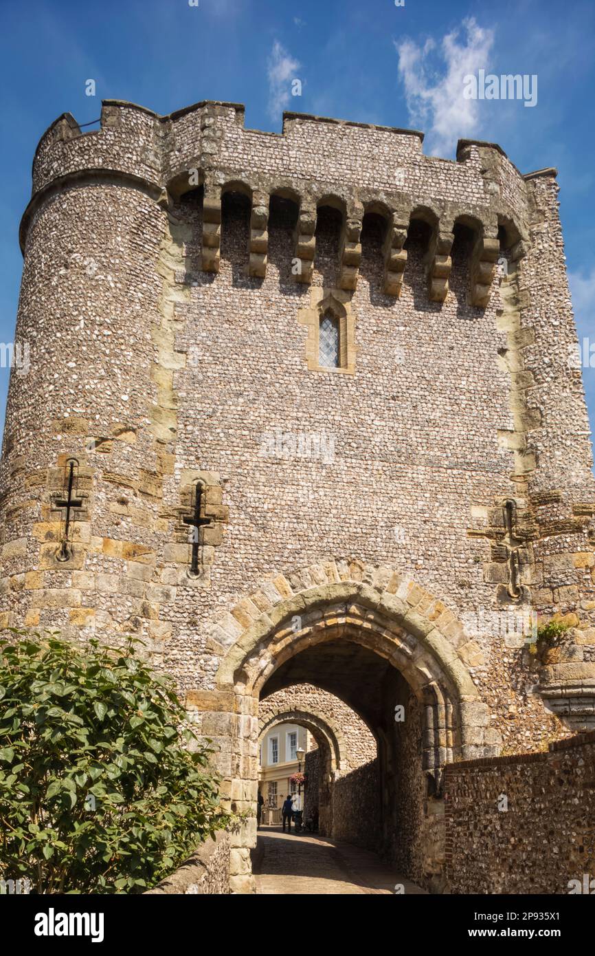 Inghilterra, East Sussex, Lewes, Lewes Castle, il Cancello Barbican Foto Stock