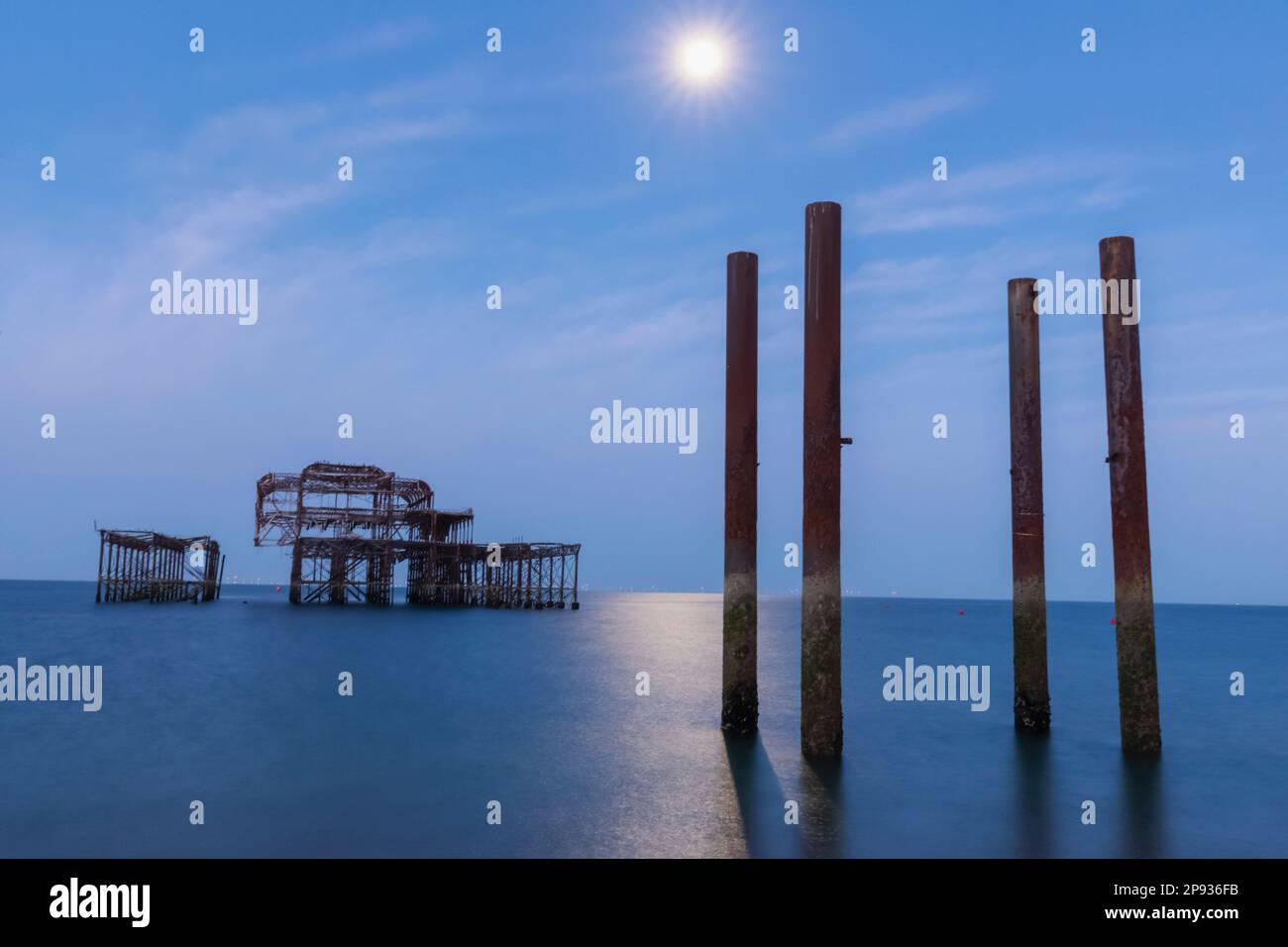 Inghilterra, East Sussex, Brighton, rovine del vecchio West Pier Foto Stock