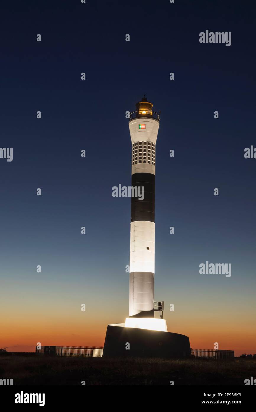 Inghilterra, Kent, Dungeness, il nuovo faro di Dawn Foto Stock