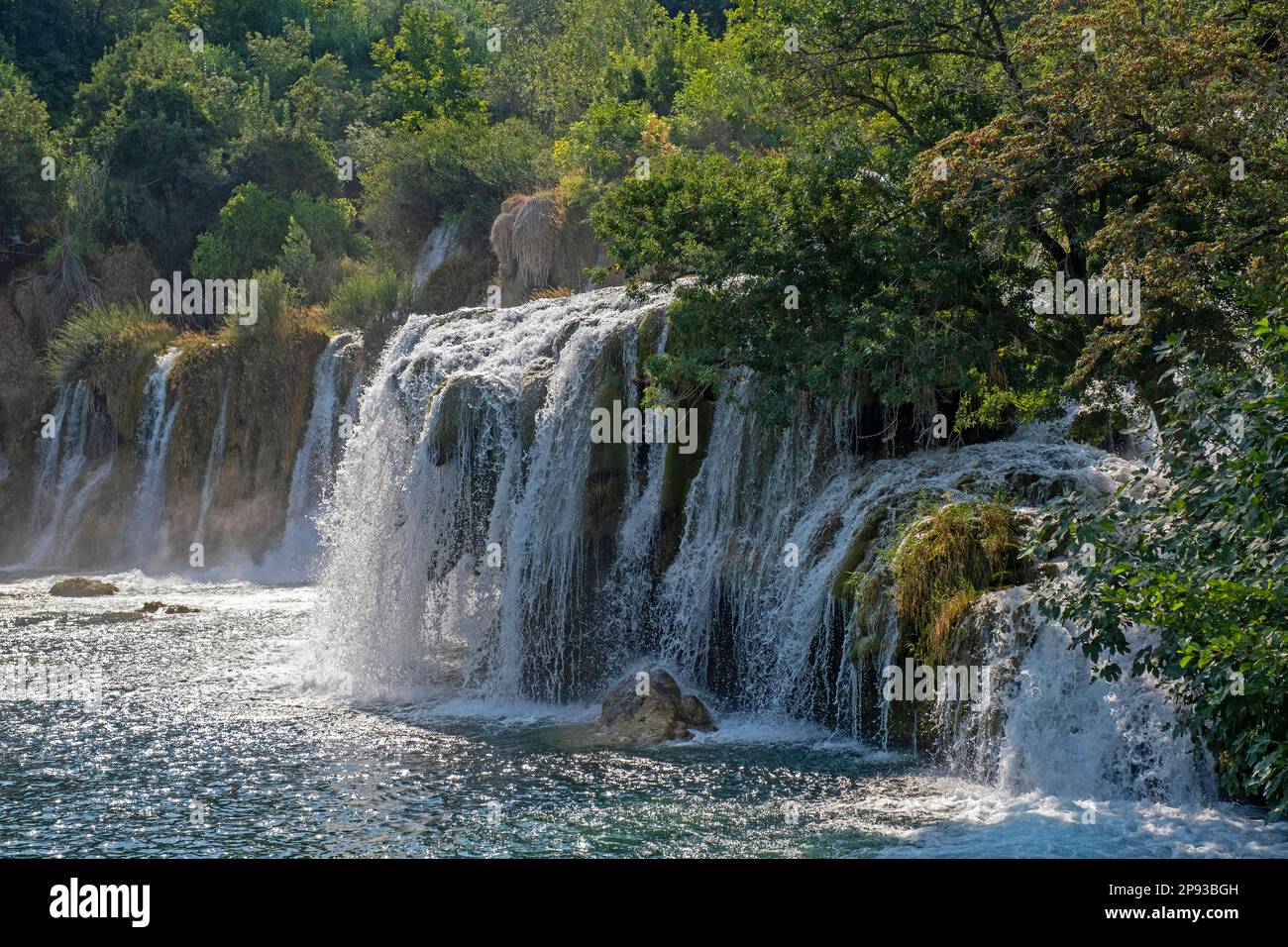 Cascata a Skradinski buk nel Parco Nazionale Krka vicino a Šibenik in estate, Dalmazia centrale, Šibenik-Knin County, Croazia Foto Stock
