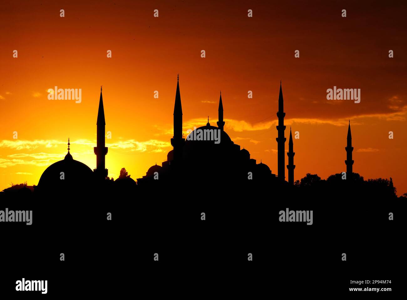 istanbul, turchia hagia sophia moschea e bluemosque in serata, la famosa moschea simbolo e silhouette minareto Foto Stock