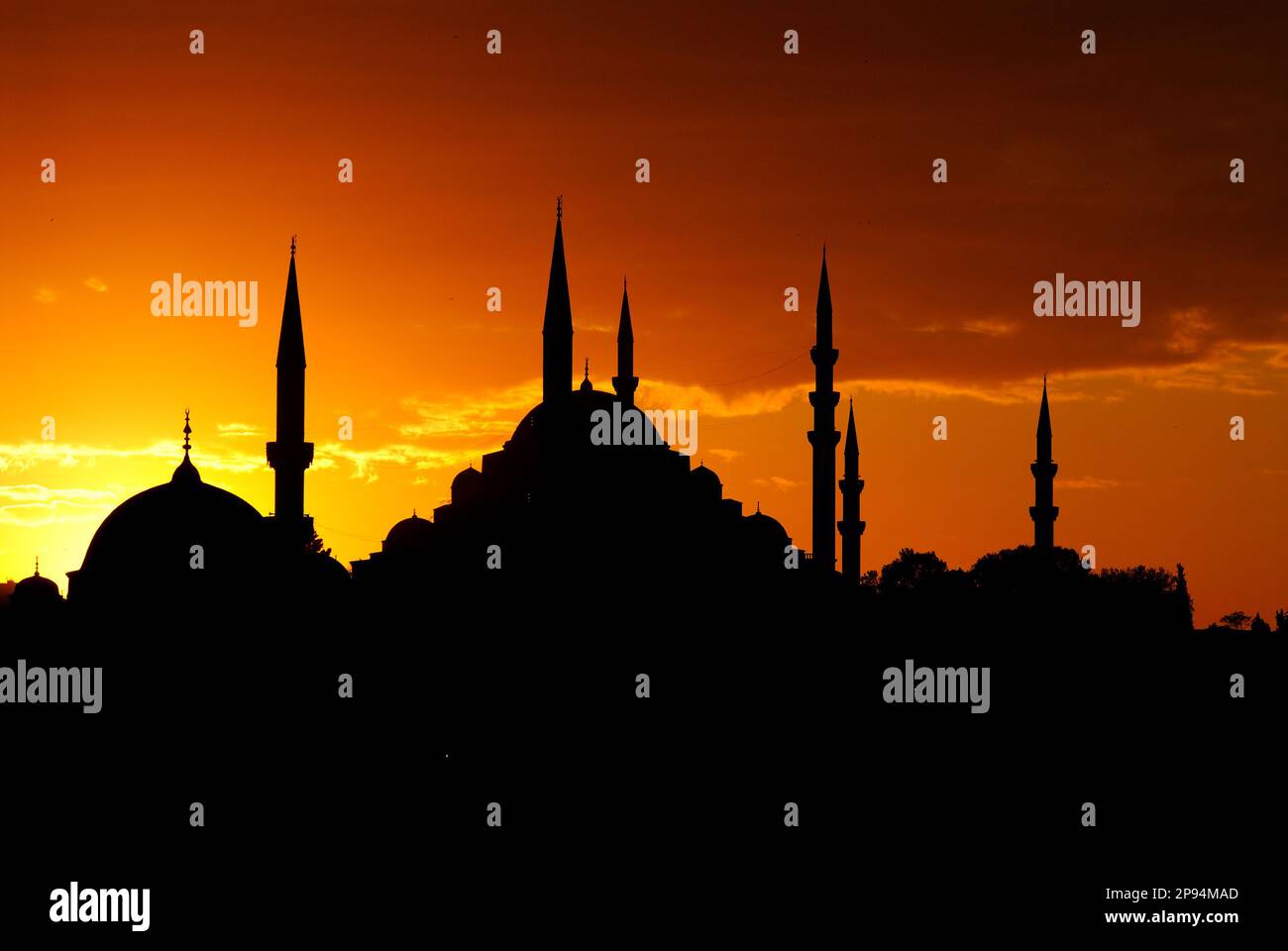 istanbul, turchia hagia sophia moschea e bluemosque in serata, la famosa moschea simbolo e silhouette minareto Foto Stock
