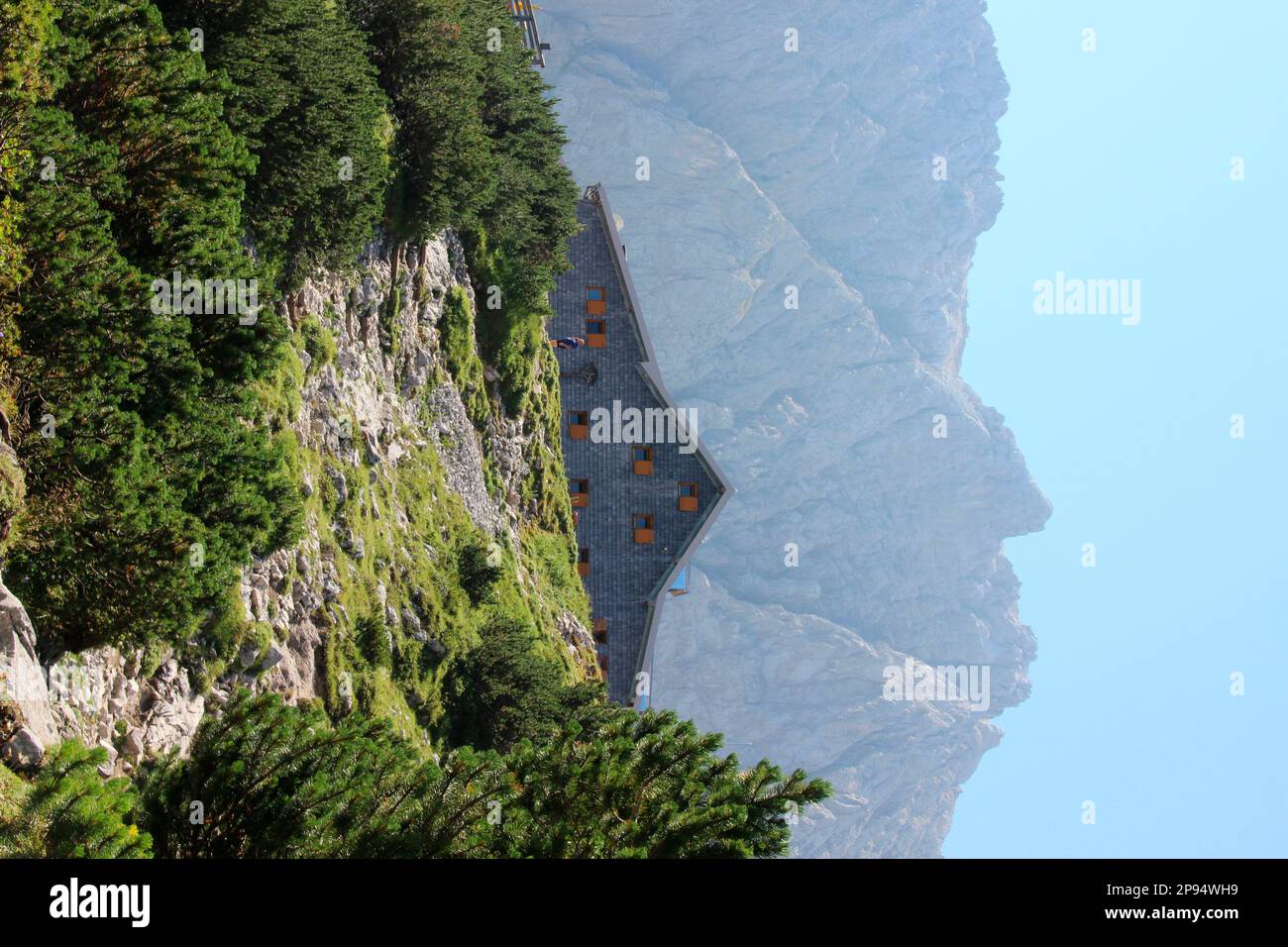 Coburger Hütte, rifugio DAV, sopra Seebensee, catena montuosa Mieminger. Ehrwald, Tirolo, Austria Foto Stock