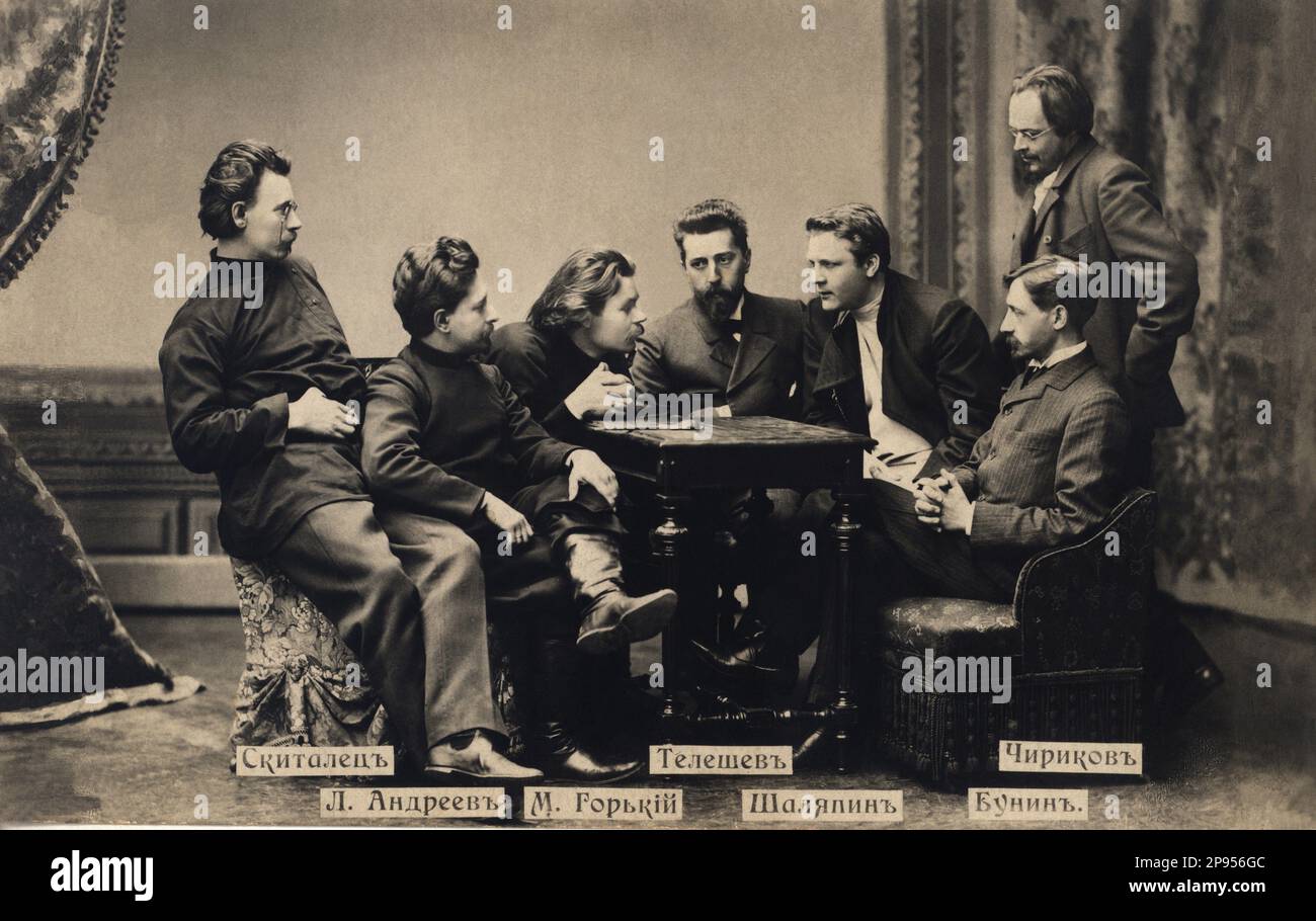 1890 ca , Moskow , RUSSIA : alcuni scrittori russi e star dell'Opera : ( da a sinistra ) lo scrittore STEFAN SKITALETC ( Stepan Gavrilovic Petrov , Obsarovka , 1869 - 1941 ), LEONID Nikolaevic ANDREEV ( 1871 - 1919 ), il più celebrato scrittore Gorkij ( Gor 'kij , 1868 - 1936 ), scrittore TELESHOW ( Nikita Teleshov ) , cantante lirica CHALIAPINE ( Fedor Ivanovic Saljapin , 1873 - 1938 ) , scrittore Ivan Alekseevic BUNIN ( NOBEL 1933 per la letteratura , 1870 - 1973 ) e scrittore (O pittore) TCHRIKOV. - ANDREYEV - ANDREIYEV - Tchirkov - Aleksandr Innoken'ev Chirkov - Anton ci Foto Stock
