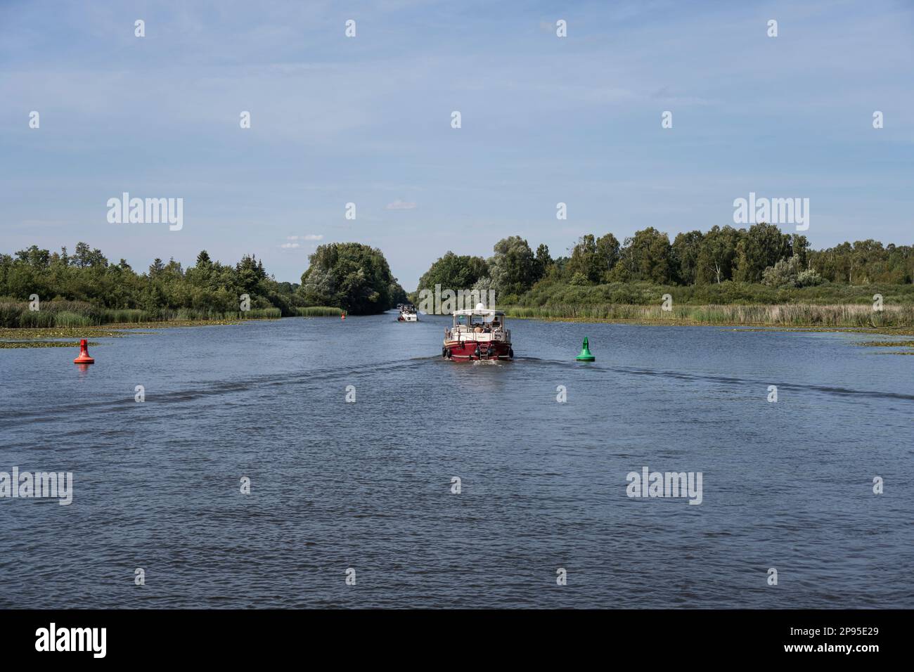 Germania, Meclemburgo-Pomerania occidentale, Müritz-Havel-Waterway, MHW, Mirower Kanal, Distretto dei laghi di Meclemburgo, Parco dei laghi di Müritz Foto Stock