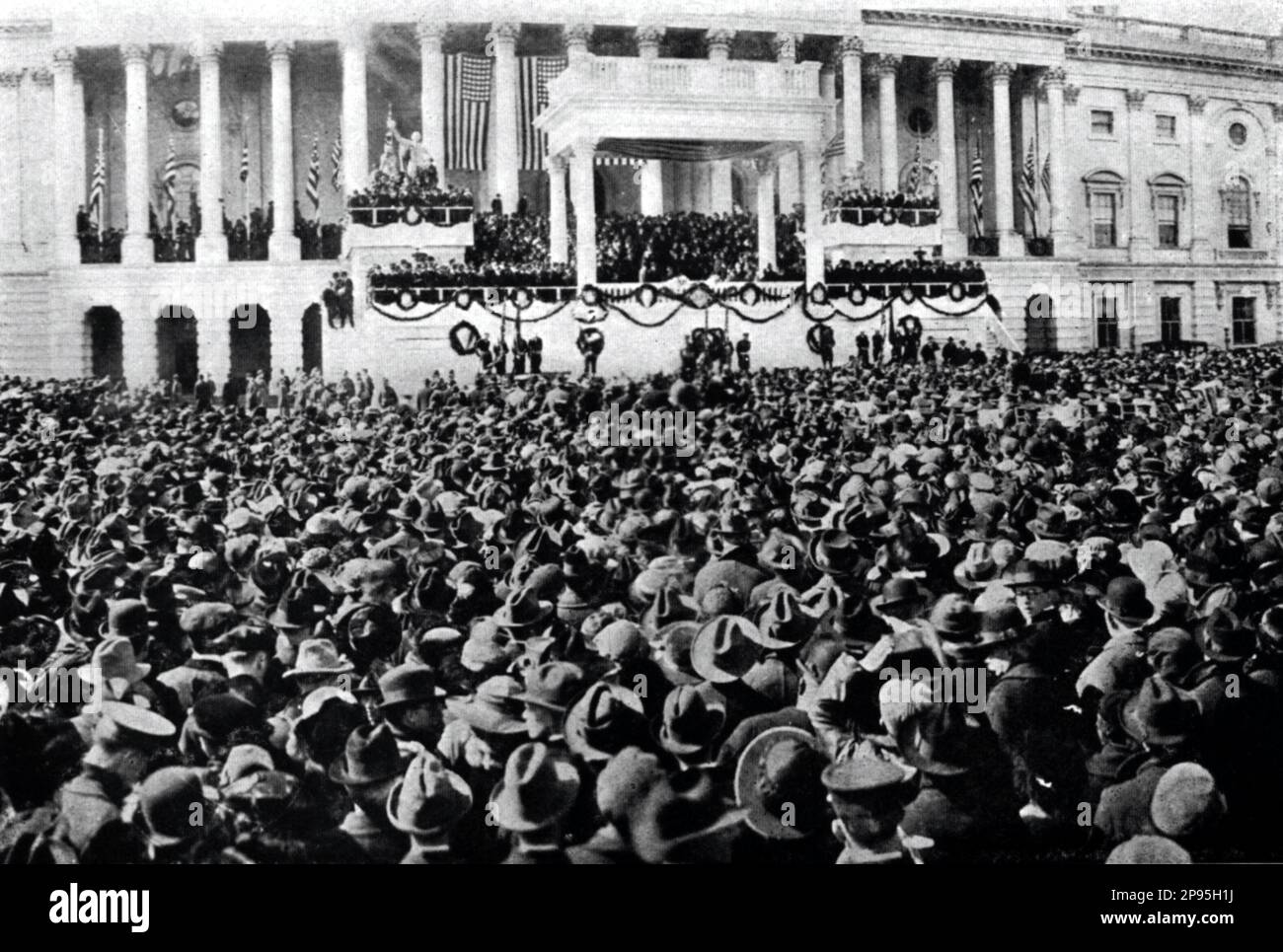 Inaugurazione del Presidente Warren G. Harding, 3 marzo 1921 . Warren Gamaliel Harding ( 1865 – 1923 ) è stato un politico americano e il 29th presidente degli Stati Uniti, dal 1921 al 1923, quando divenne il sesto presidente a morire in carica. - Presidente della Repubblica - USA -Cerimonia d' insedimento - STATI UNITI - STATI Uniti - STATI Uniti --- Archivio GBB Foto Stock