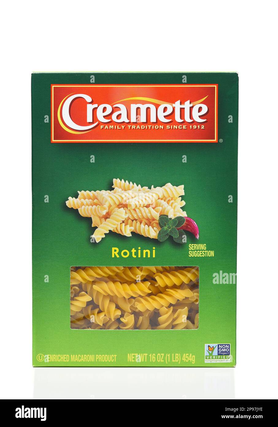 IRVINE, CALIFORNIA - 10 MAR 2023: Una scatola da 16 once di pasta Creamette Rotini. Foto Stock