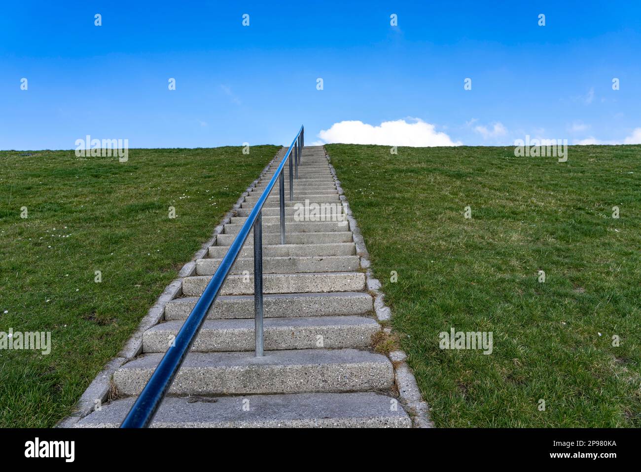 Das Wattenmeer, Ostfriesland, bei Niedersachsen, Deich, Treppe, Germania Foto Stock