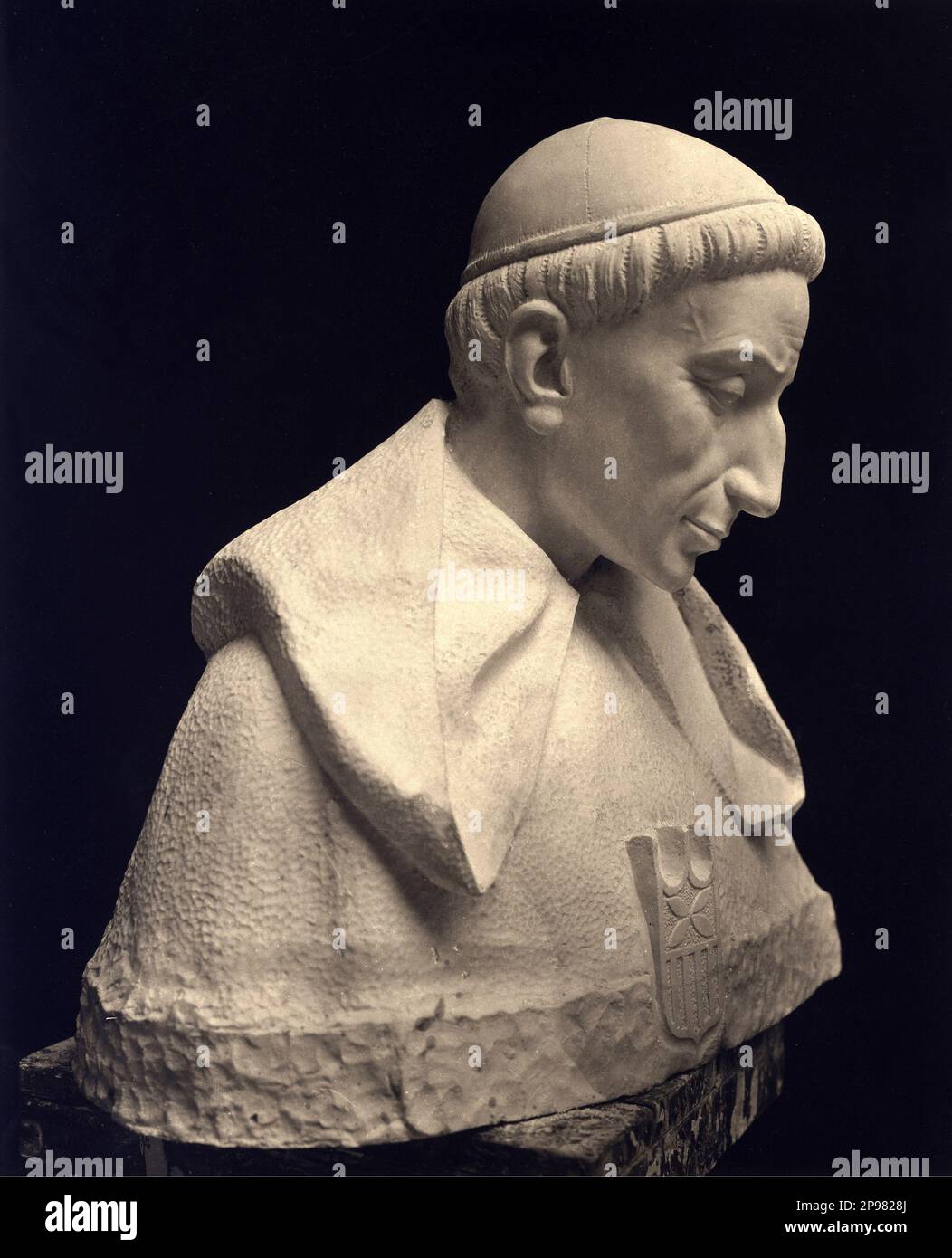 1940 c, SPAGNA : il progetto di monumento al drammaturgo barocco spagnolo TIRSO DE MOLINA ( 1579 - 1648 ) nato da Fray Gabriel Tellez , autore della commedia " El Burlador de Sevilla y el Convidado de Piedra ", Il pezzo in cui Don Juan per la prima volta ( DON GIOVANNI e il Convitato di pietra ) . Scultura di FEDERICO COULLANT VALERA Mendiguita ( Madrid 1912 - la Granja de San Ildefonso 1989 ) per Plaza Tirso de Molina a Madrid. Ma nel 1943 un altro monumento fu realizzato da un altro scultore spagnolo Rafael vela del Castillo . Foto di Ruiz Vernacci , Madrid .- RITRATTO - ritratto - ARTE Foto Stock