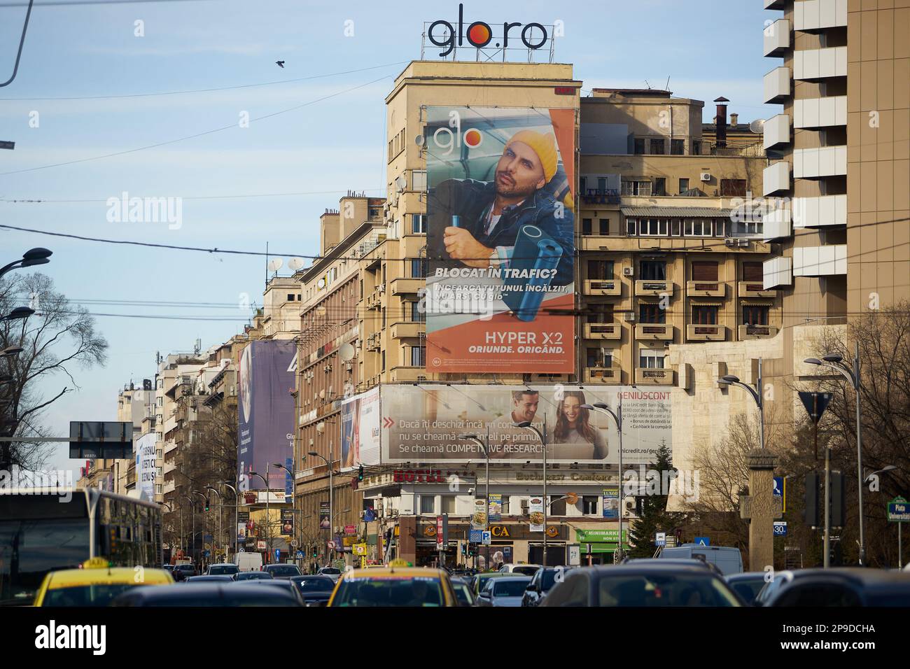 Bucarest, Romania - 21 febbraio 2023: Splendida vista sul centro di Bucarest all'angolo tra Nicolae Balcescu Boulevard e Batistei Street. Foto Stock