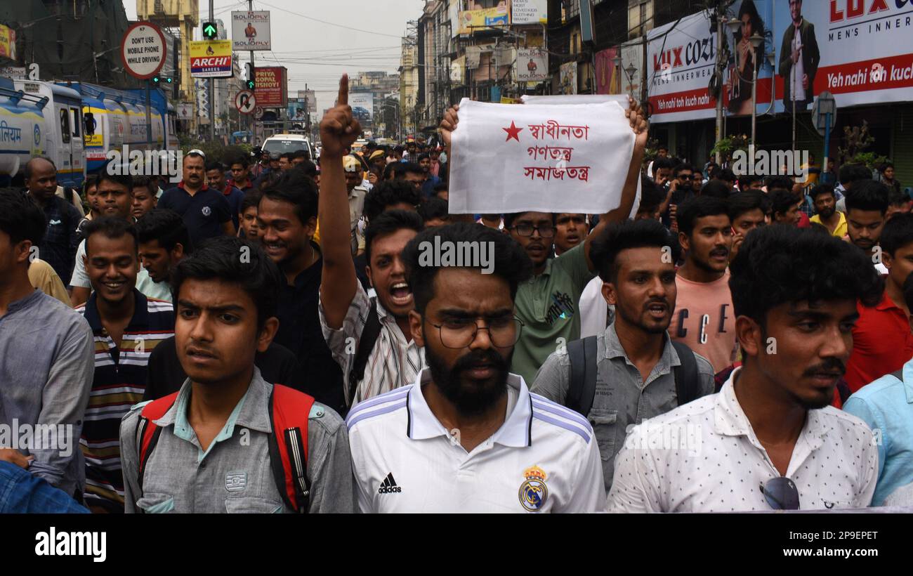 Kolkata, India. 10th Mar, 2023. Student's Federation of India (SFI) ha protestato per varie richieste legate all'istruzione. (Foto di Sayantan Chakraorty/Pacific Press) Credit: Pacific Press Media Production Corp./Alamy Live News Foto Stock