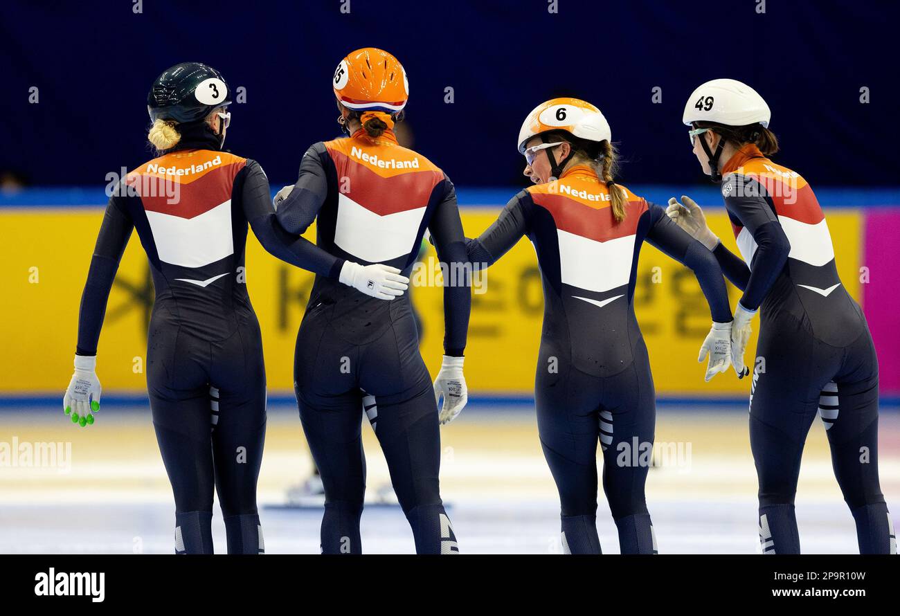 SEOUL - da sinistra a destra Xandra Velzeboer, Suzanne Schulting, Yara van Kerkhof e Selma Poutsma in azione durante le semifinali sulla staffetta di 3000 metri durante i Campionati del World Short Track in Corea del Sud. ANP IRIS VANDEN BROEK Credit: ANP/Alamy Live News Foto Stock