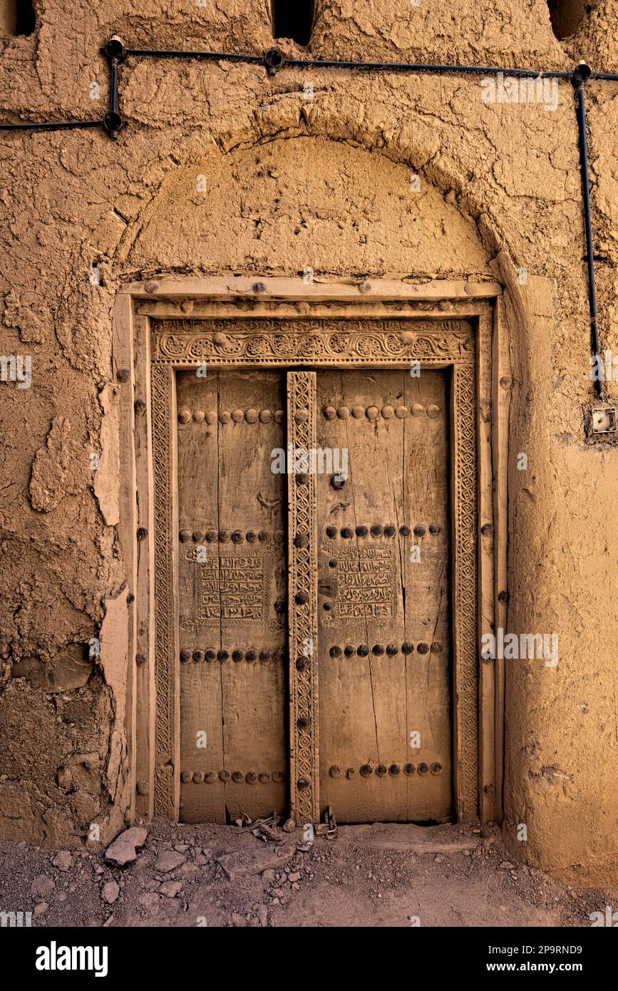 Porte tradizionali nel vecchio villaggio di al Hamra, Oman Foto Stock