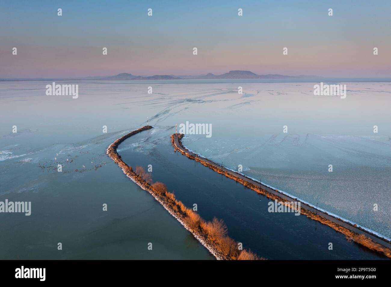 Paesaggio invernale dall'alto a Balatonmariafurdo Foto Stock