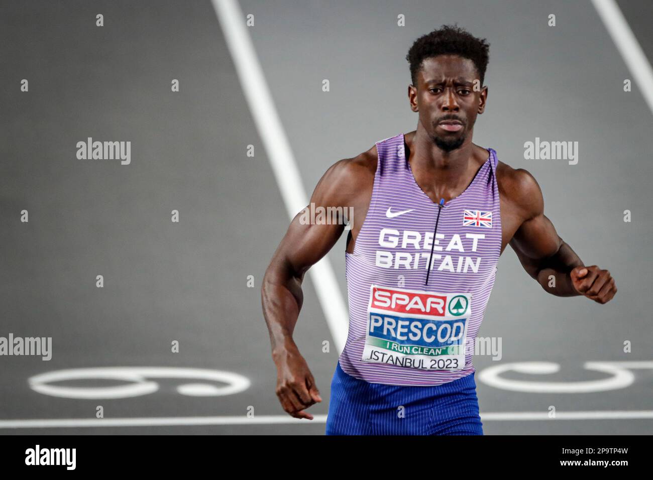 Istanbul, Turchia, 4 marzo 2023. REECE Prescod di Gran Bretagna compete in 60m gara semifinale maschile durante i Campionati europei di Atletica 2023 - Day 2 all'Atakoy Arena di Istanbul, Turchia. Marzo 4, 2023. Credito: Nikola Krstic/Alamy Foto Stock