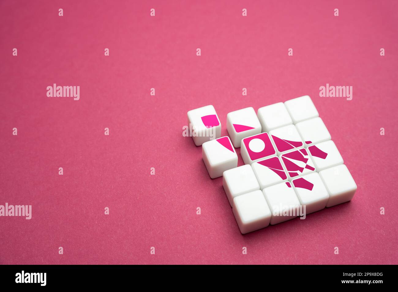 Creare un avvio. Pianificare un nuovo business. Idee e creatività. Investimento. Attrarre investimenti. Progettare la vista finale del progetto e offrirgli di inve Foto Stock