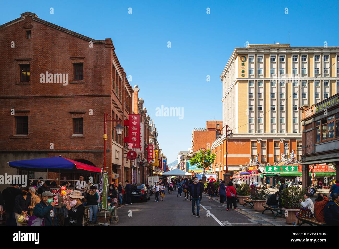 15 marzo 2020: Dihua Street, una strada situata a Dadaocheng, Datong District, Taipei, Taiwan, è una destinazione importante durante la festa di Capodanno lunare Foto Stock