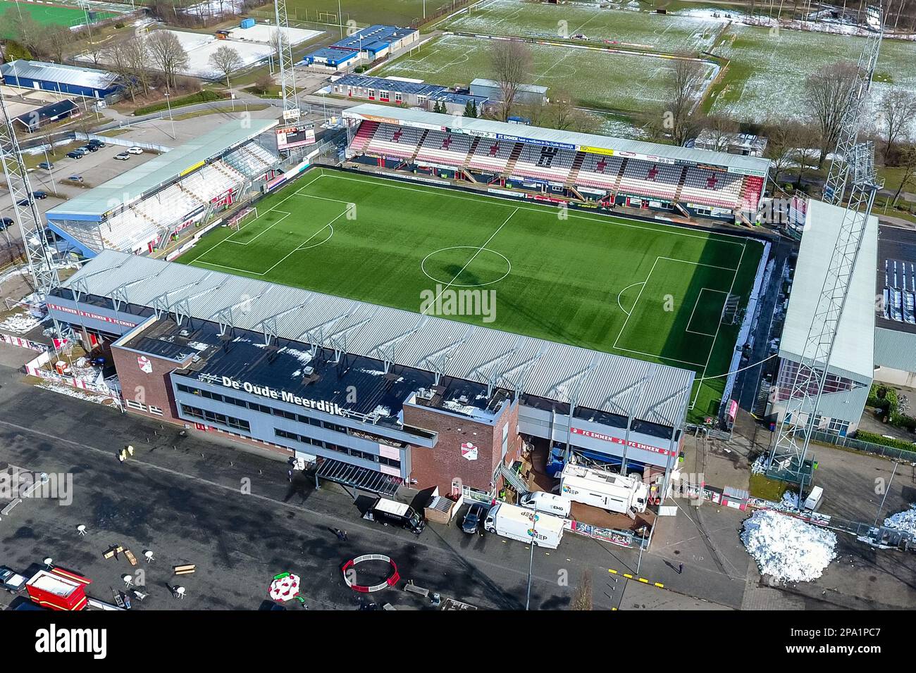 EMMEN, PAESI BASSI - MARZO 11: Veduta generale dello Stadio precedente la partita olandese di Eredivie tra il FC Emmen e l'Excelsior Rotterdam allo Stadion De Oude Meerdijk il 11 Marzo 2023 a Emmen, Paesi Bassi (Foto di Pieter van der Woude/ Orange Pictures) Foto Stock