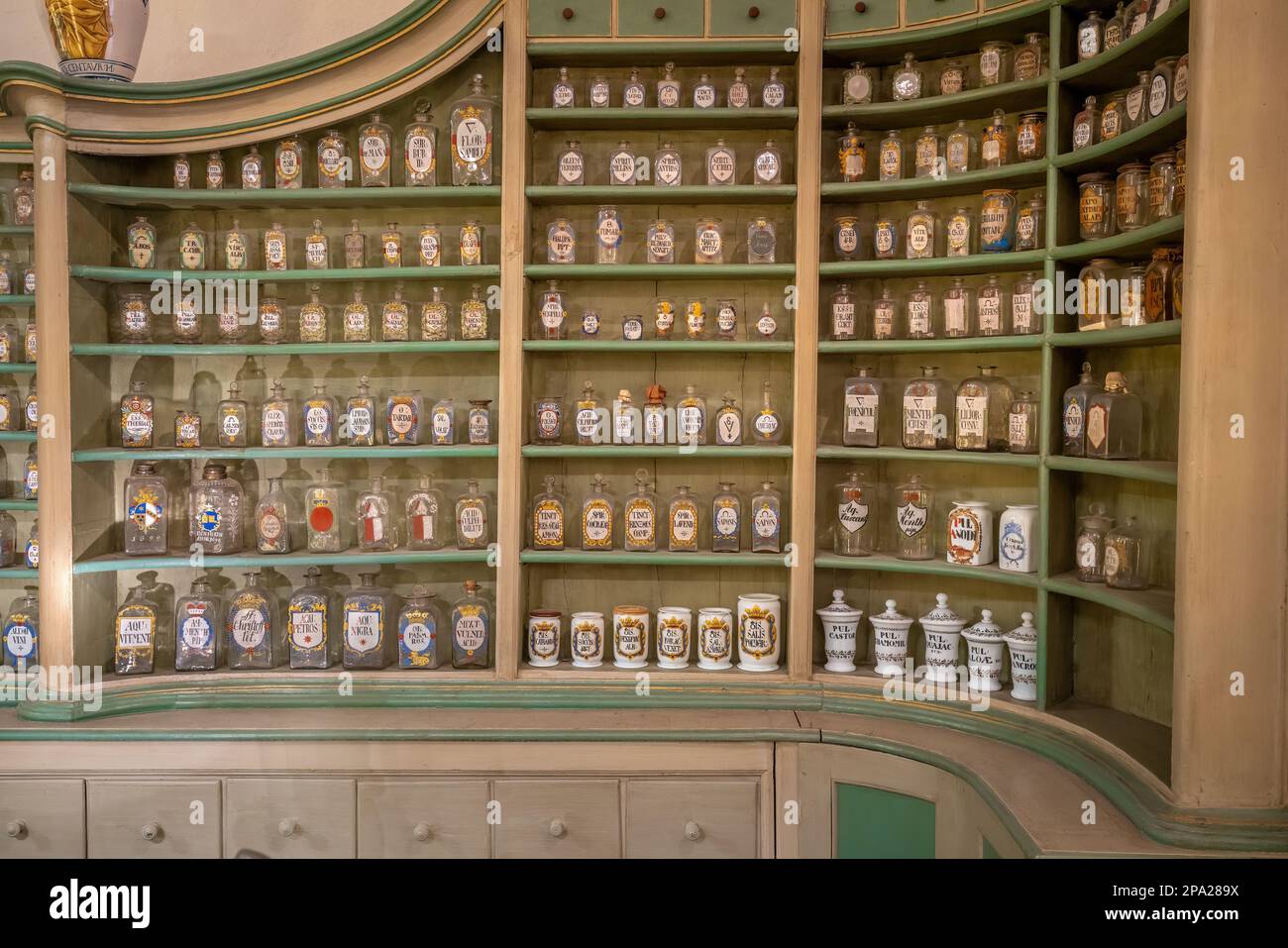 Museo della Farmacia tedesca interno al Castello di Heidelberg - Heidelberg, Germania Foto Stock