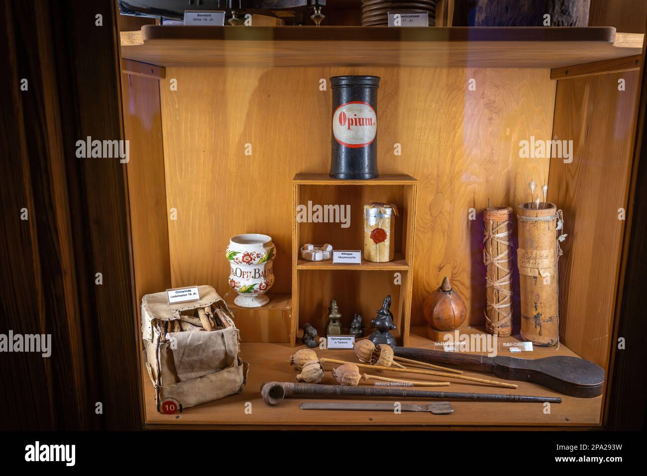 Museo della Farmacia tedesca interno al Castello di Heidelberg - Heidelberg, Germania Foto Stock