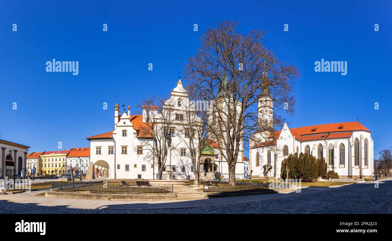 La piazza principale del centro storico di Levoca nella regione di Presov, Slovacchia orientale. Foto Stock