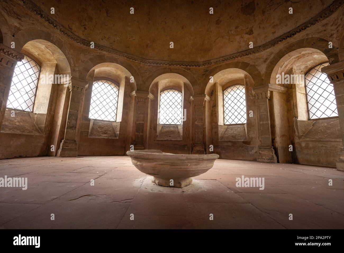 Abside della chiesa inferiore a porta Nigra Interior - Treviri, Germania Foto Stock