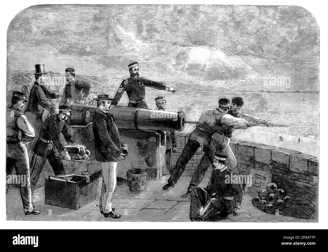 La Voluntary Artillery Company alla pratica delle armi sulla Torre martello a Hythe sul bordo della palude di Romney, nel distretto di Folkestone e Hythe, Kent, Inghilterra. Foto Stock