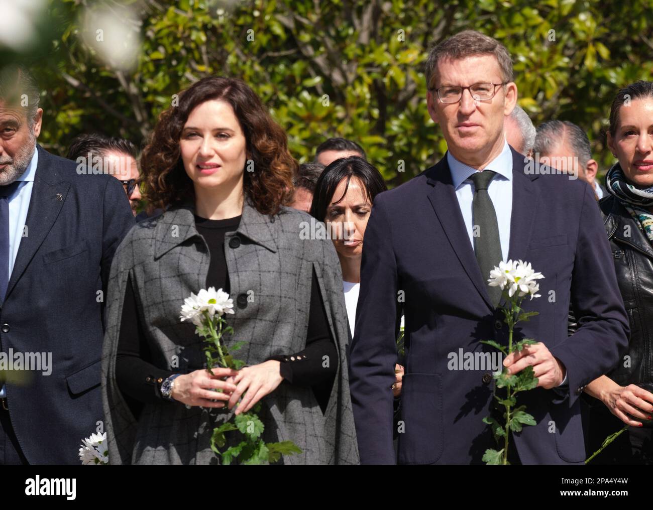 Madrid, Spagna. 11th Mar, 2023. Il Presidente della Comunità di Madrid, Isabel Díaz Ayuso e il Presidente del Partito popolare, Alberto Núñez Feijóo partecipano alla cerimonia in memoria delle vittime del terrorismo, nella Foresta della memoria del Parco El Retiro di Madrid. L'evento organizzato dall'AVT si svolge ogni anno in commemorazione della Giornata europea delle vittime del terrorismo, con particolare riferimento a quelle degli attentati del 11 marzo 2004 a Madrid. In questo giorno si è svolto il più grande attacco jihadista in Europa, uccidendo 193 persone. Credit: SOPA Images Limited/Alamy Live News Foto Stock