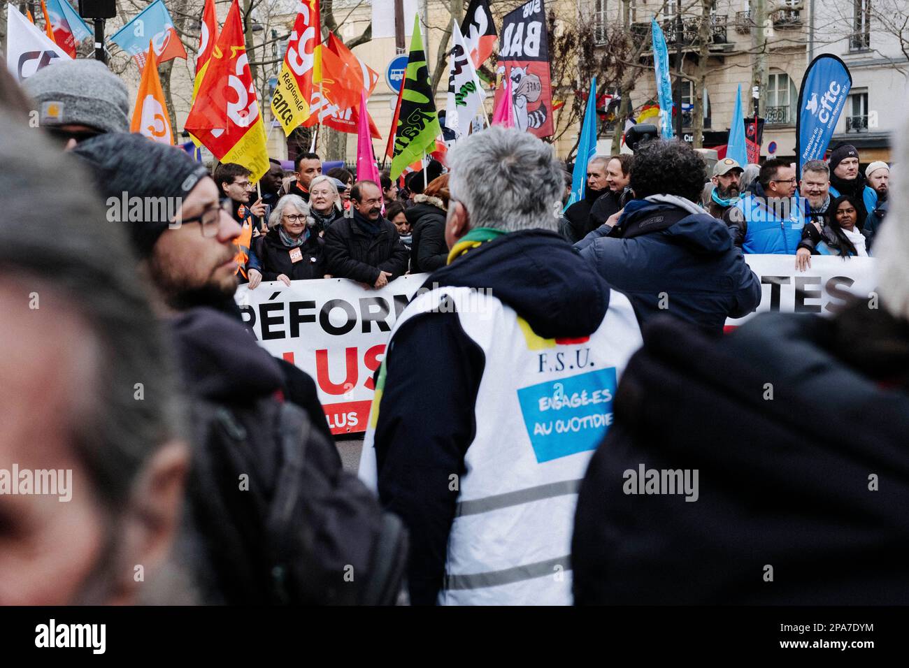 Jan Schmidt-Whitley/le Pictorium - dimostrazione contro la riforma pensionistica a Parigi - 11/3/2023 - Francia / Parigi / Parigi - questa settima giornata di mobilitazione ha riunito 368.000 manifestanti in tutta la Francia, di cui 48.000 a Parigi, secondo il Ministero degli interni. Il CGT contava più di un milione di dimostranti, di cui 300.000 a Parigi. Foto Stock