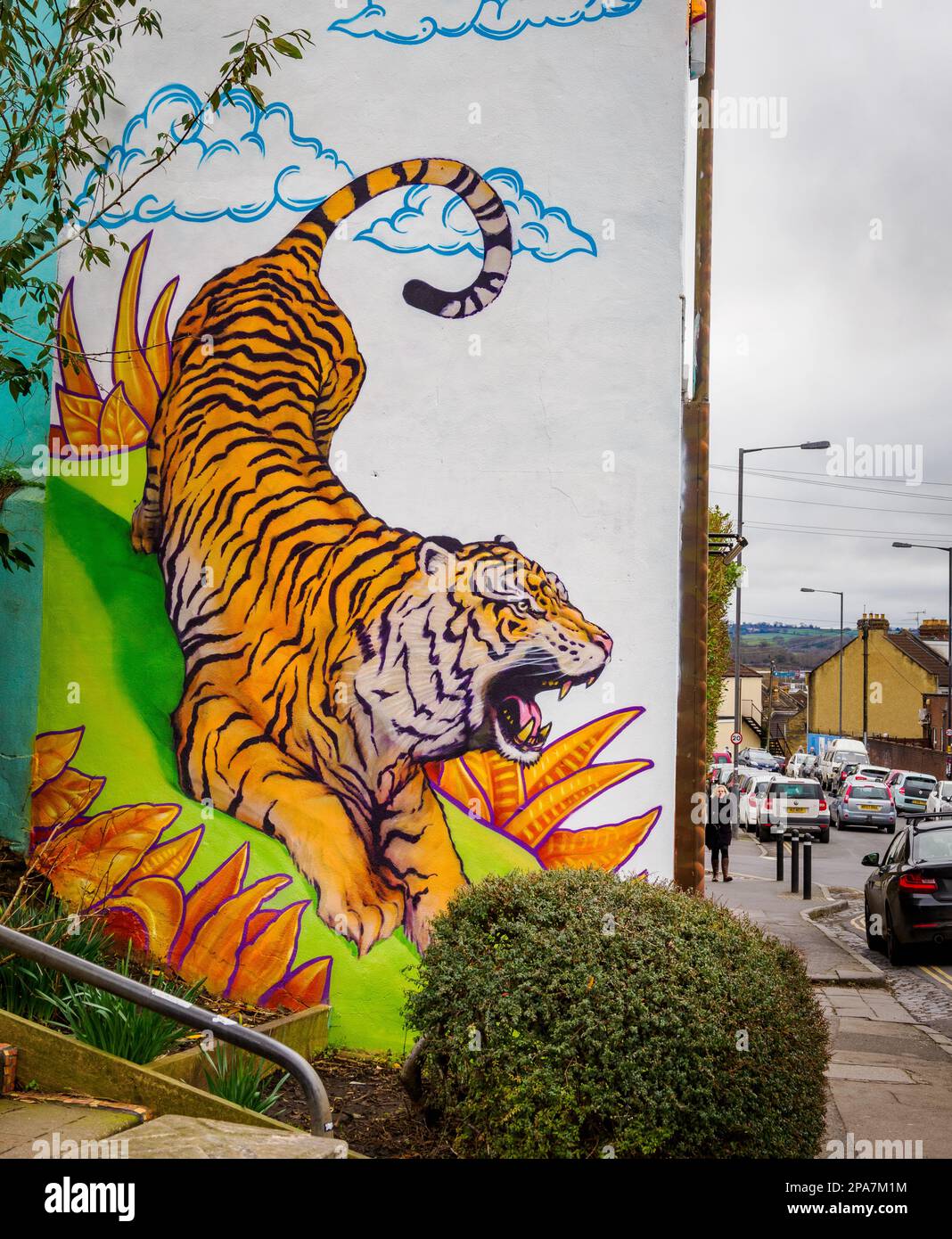 Arte di strada tigre sul muro di una casa a Bedminster Bristol, la capitale dei graffiti del Regno Unito Foto Stock