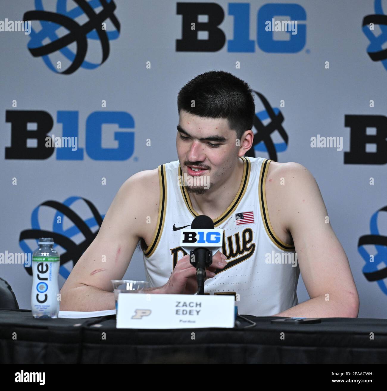 Chicago, Illinois, Stati Uniti. 11th Mar, 2023. Purdue Boilermakers Center Zach Edey (15) durante il round semifinale post intervista del torneo di pallacanestro maschile NCAA Big Ten Conference allo United Center di Chicago, Illinois. Dean Reid/CSM/Alamy Live News Foto Stock