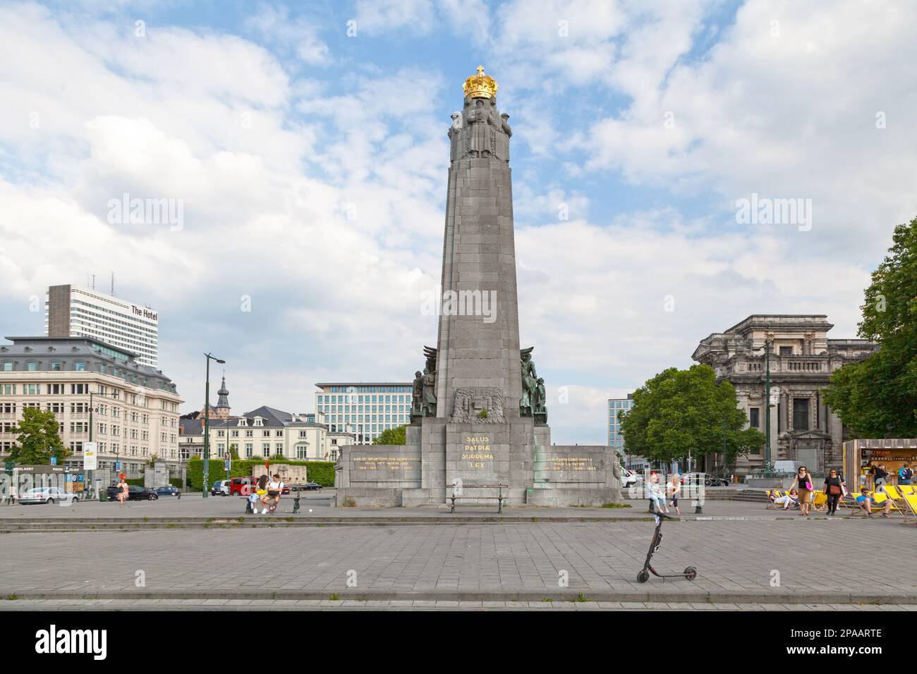 Bruxelles, Belgio - 02 2019 luglio: Il Monumento alla Gloria della Fanteria belga (in francese: Monumento à la Gloire de l’Infanterie Belge) è un punto di riferimento Foto Stock