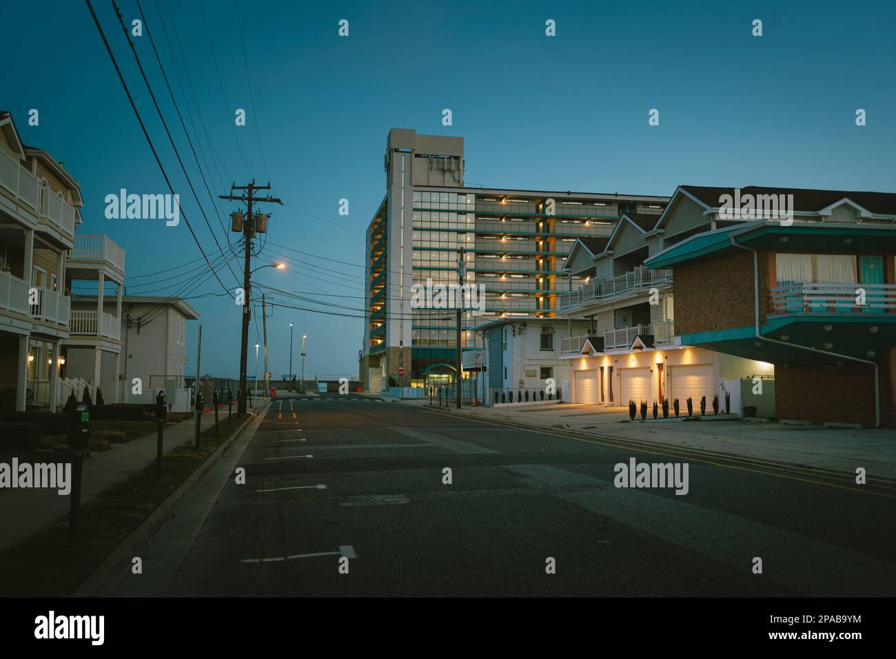 Strada tranquilla durante la bassa stagione, Wildwood, New Jersey Foto Stock