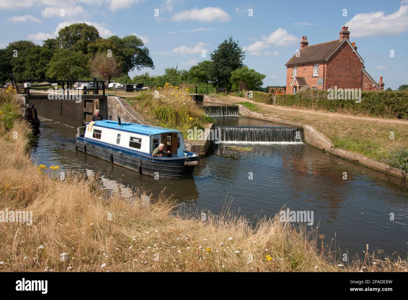 Wey navigazione canale a Papercourt Lock, nr Godalming, Guildford, Surrey, Inghilterra Foto Stock