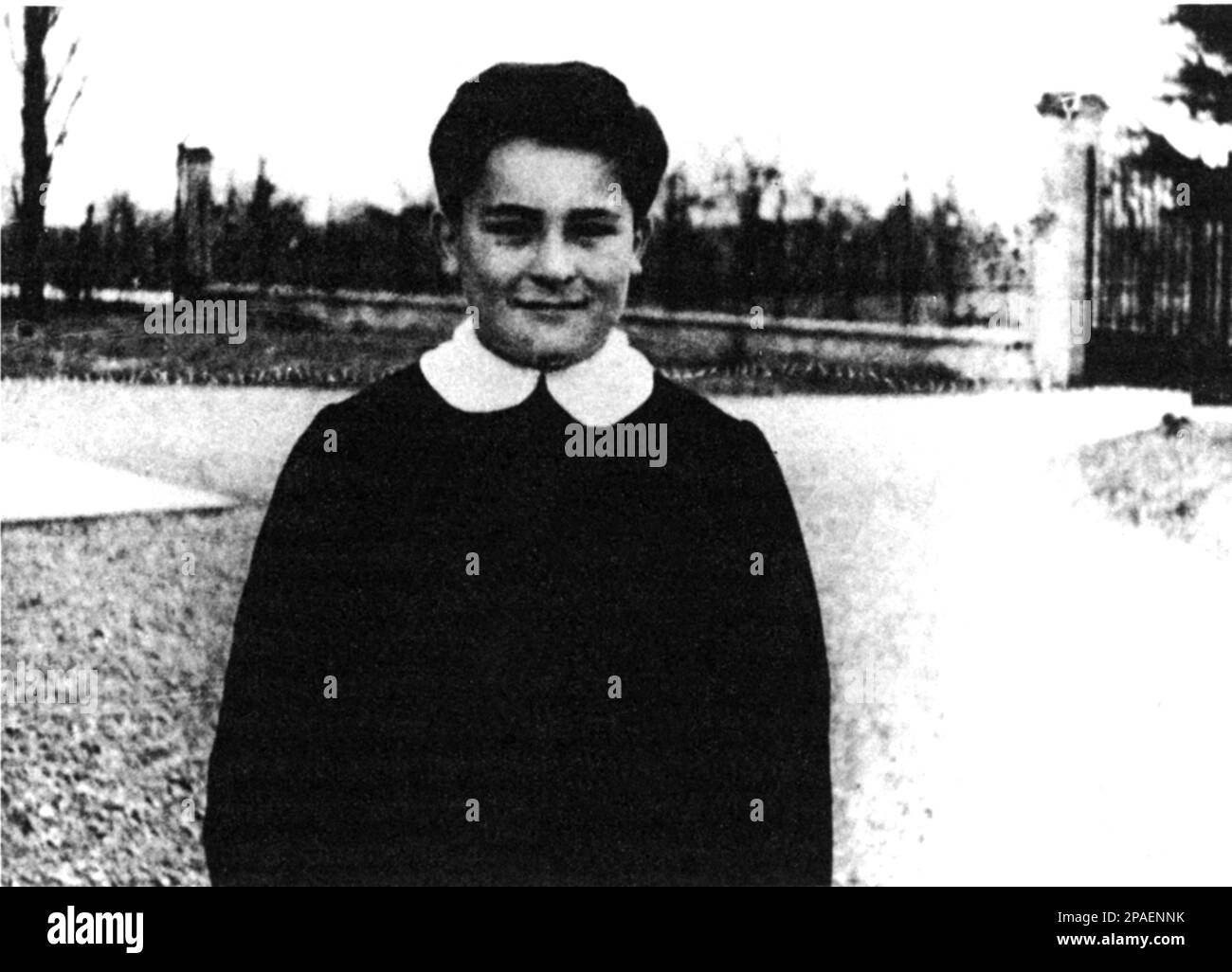 1951 , Baccanelli , ITALIA : il regista ITALIANO BERNARDO BERTOLUCCI ( 1941 - 2018 ) 10 anni a scuola .- CINEMA - registrazione cinematografico - ritratto - ritratto - personalità da giovane bambino da piccolo - personalità celebrità celebrità quando era giovane bambino bambino - a scuola - scolaro - scuola - scuola - infanzia - infanzia --- Archivio GBB Foto Stock